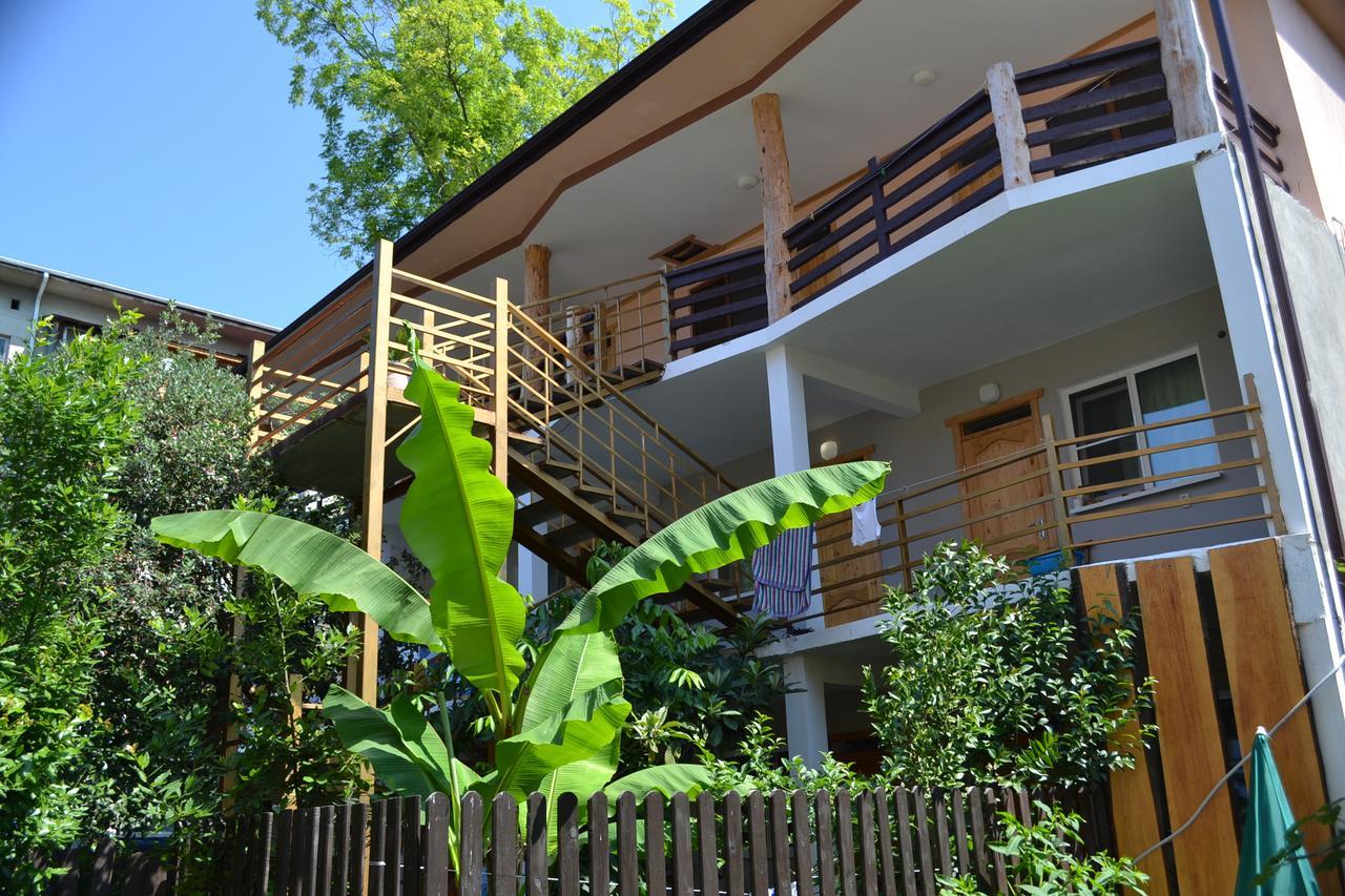 Sun Hotel Guest House Pizunda Exterior foto